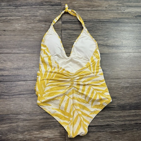 Carmen Marc Valvo OnePiece Swimsuit - Picture 5 of 5